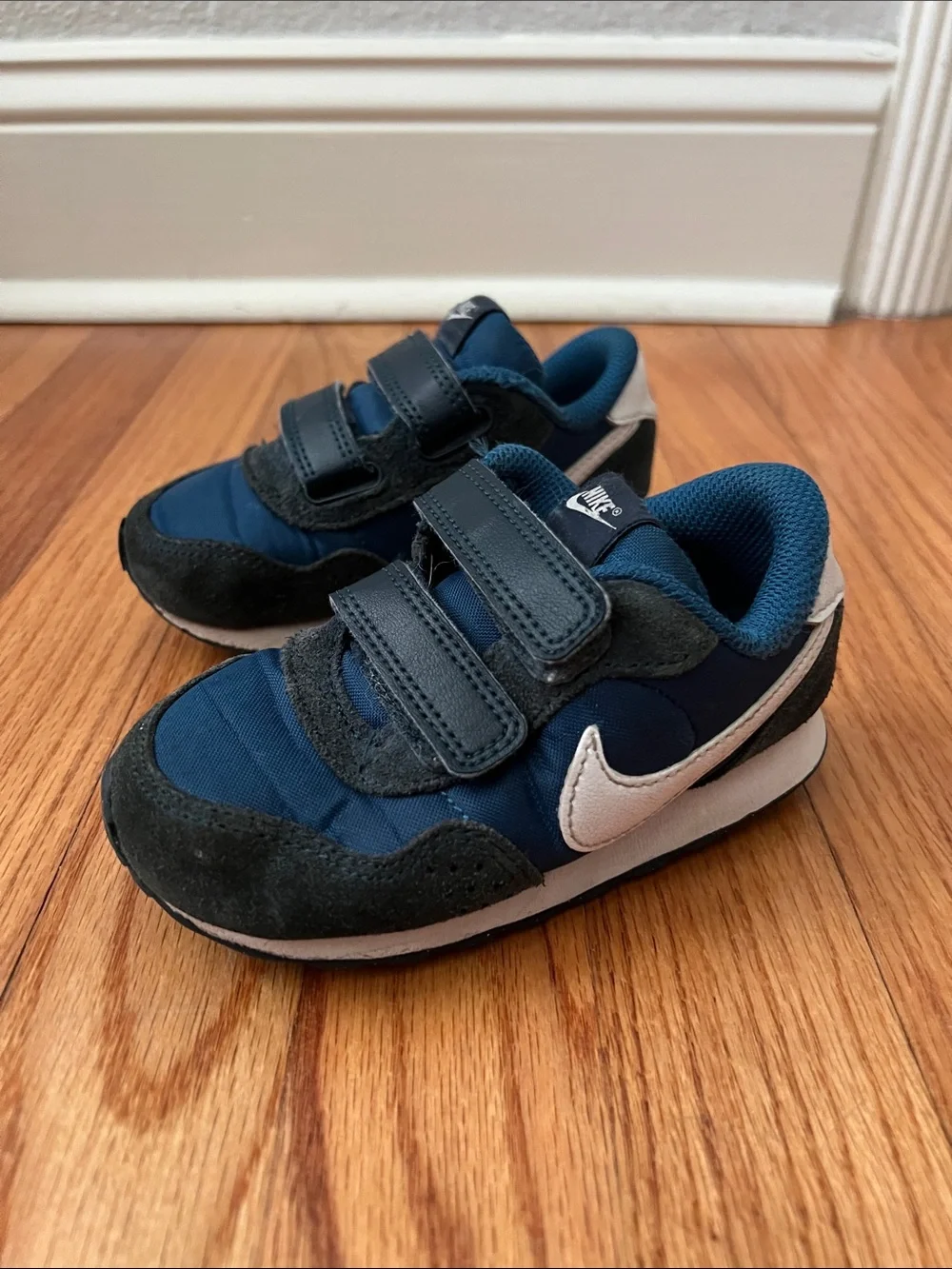 NIKE MD Valiant 8C Toddler Marina Navy Blue Suede Sneakers Shoes CN8560-405
